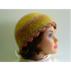 Loopy Edge Cloche